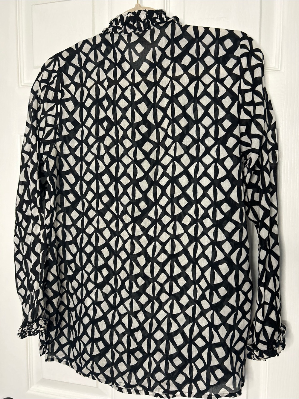 Rungolee Geometric Ruffle Blouse - Picture 12 of 12